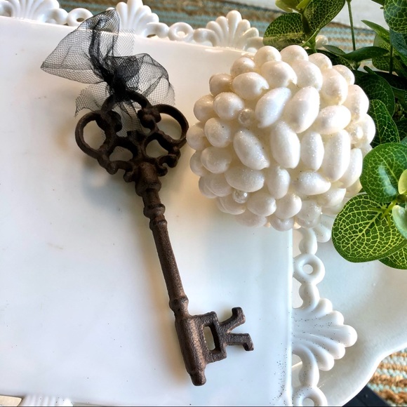 NWT Key to your Heart…Medium Wrought Iron Rustic Key - Picture 1 of 6